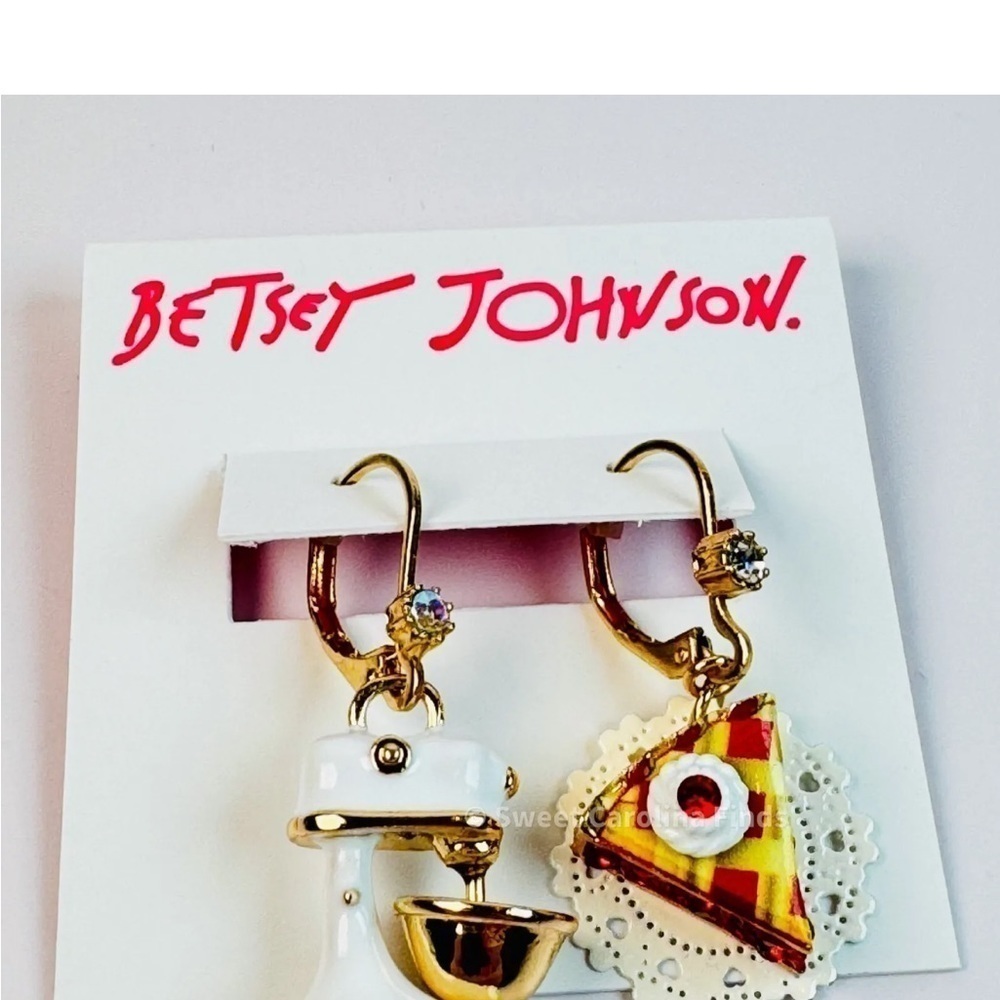 Betsey Johnson • Babycakes Pie & Mixer Earrings • Mismatch Drop • Gold Tone •NEW - Picture 2 of 7